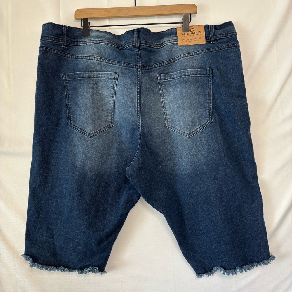 X-CAPE Medium Wash Distressed Shorts Size 48 - Picture 2 of 6